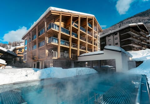 Property building, Swimming pool