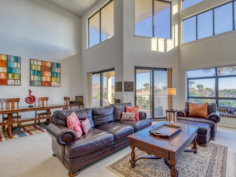 View (from property/room), Living room, Seating area, Dining area, furniture