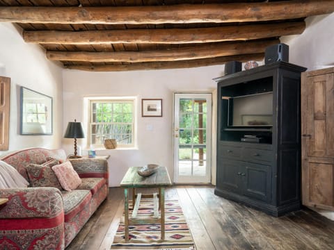 El Nido Lane Tesuque House in Tesuque