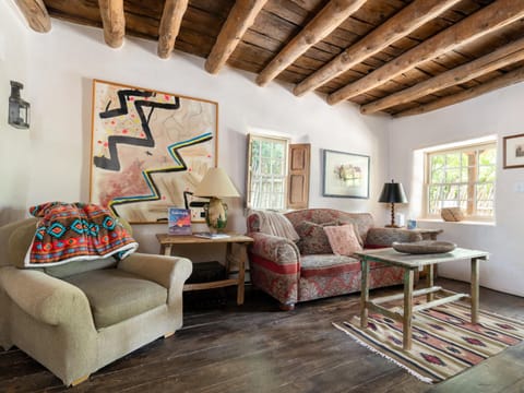 El Nido Lane Tesuque House in Tesuque