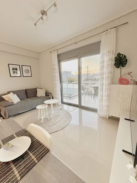 View (from property/room), Living room, Seating area, Dining area