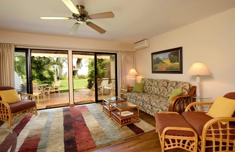 Garden, Balcony/Terrace, Living room, Seating area, Garden view, furniture, air conditioner