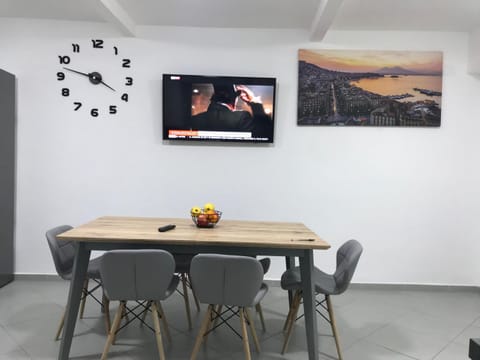 TV and multimedia, Dining area
