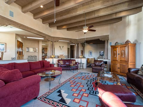 Dorthia Garden Retreat & Views House in Santa Fe