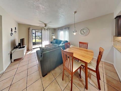 TV and multimedia, Living room, Seating area, Dining area, furniture