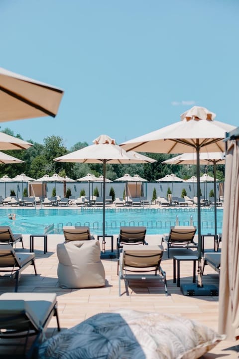 Swimming pool, Swimming pool