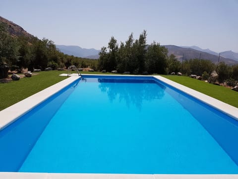 Swimming pool, Swimming pool