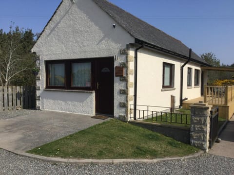Lesanne Cottage Apartment in Scotland