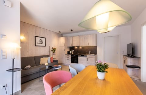 Dining area, kitchen