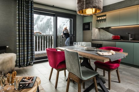 Dining area, Mountain view