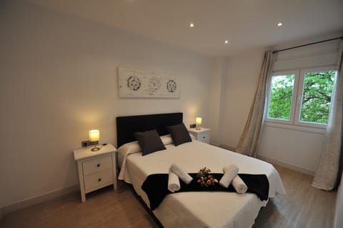 Bathroom, Bedroom, Garden view, Quiet street view