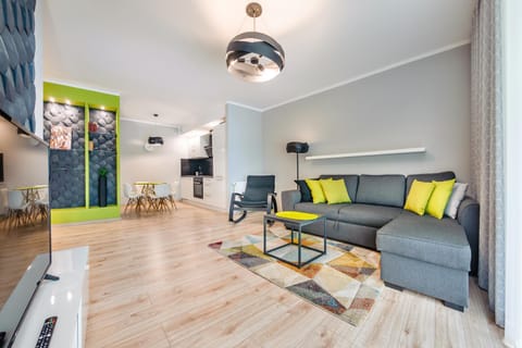 TV and multimedia, Kitchen or kitchenette, Living room, Seating area, Dining area