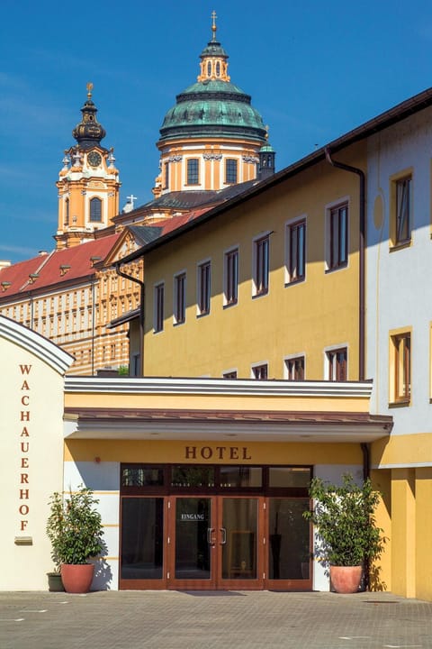 Property building, Facade/entrance