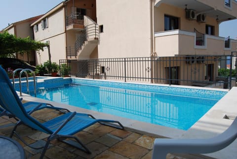 Garden, Area and facilities, Swimming pool, Swimming pool
