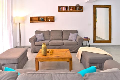 Coffee/tea facilities, Living room