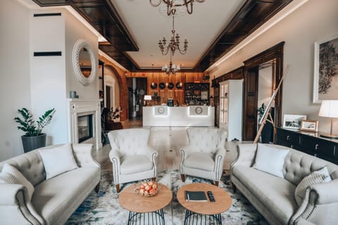 Communal lounge/ TV room, Lobby or reception