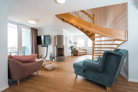 TV and multimedia, Balcony/Terrace, Living room, Decorative detail