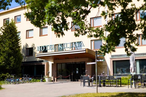 Property building, Facade/entrance, Day