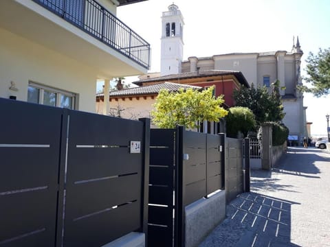 Facade/entrance