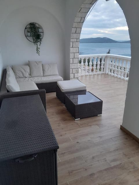 View (from property/room), Balcony/Terrace