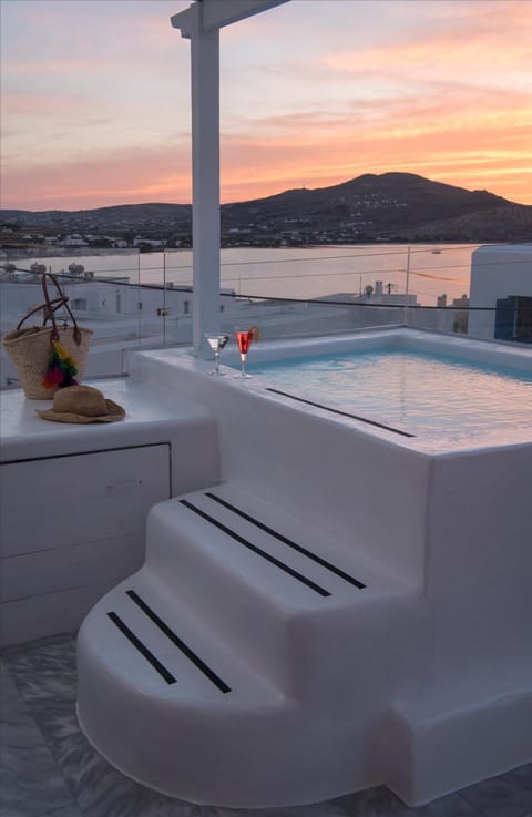 Property building, Balcony/Terrace, Spa and wellness centre/facilities, Sea view, Sunset