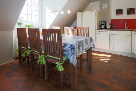 bi uns to Hus Apartment in Prerow