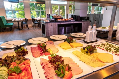 Continental breakfast, Buffet breakfast