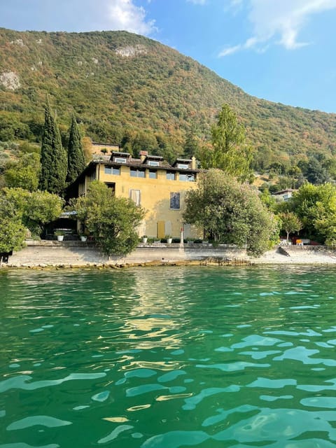 L'Oleandro sul Lago d'Iseo B&B Bed and Breakfast in Province of Brescia