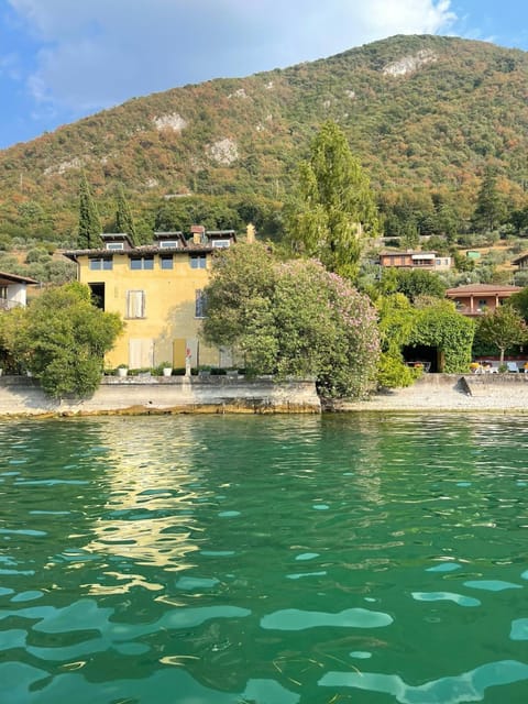 L'Oleandro sul Lago d'Iseo B&B Bed and Breakfast in Province of Brescia