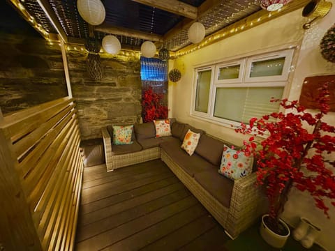 Zip Cottage Sleeps 2-3 climb snowdon zip world Apartment in Wales