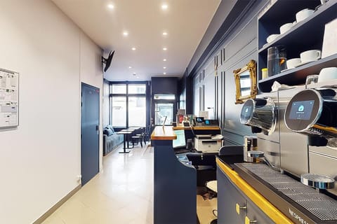 Communal lounge/ TV room, On-site shops, Banquet/Function facilities, minibar