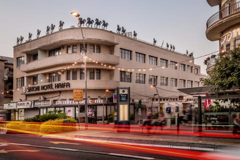 Property building, Neighbourhood
