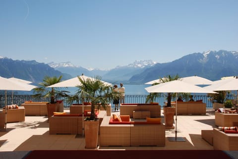 Patio, Day, Balcony/Terrace, Lounge or bar, Lake view, Mountain view