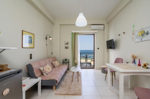 Elita beachfront Apartment in Chania