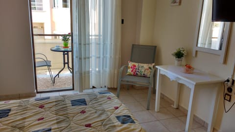 Elita Beachside Apartment in Chania