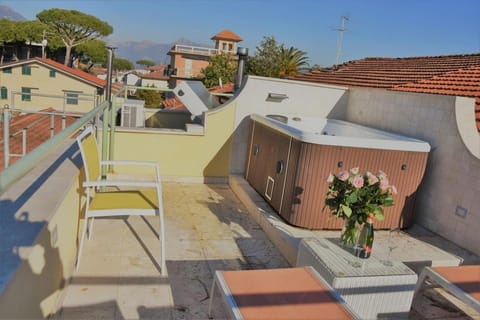 MODERN TOWNHOUSE IN TUSCANY BY THE SEA Apartment in Emilia-Romagna