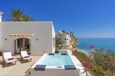 Day, Hot Tub, Balcony/Terrace, Bath, sunbed