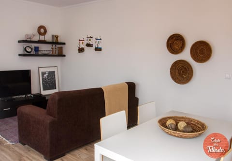 Communal lounge/ TV room, TV and multimedia, Living room, Seating area, Dining area