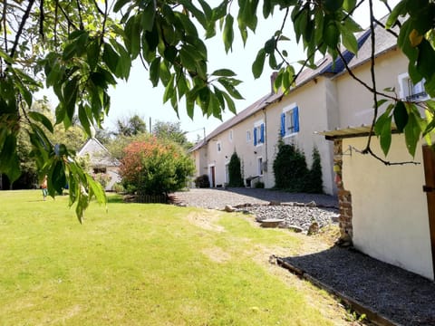 Facade/entrance, Garden