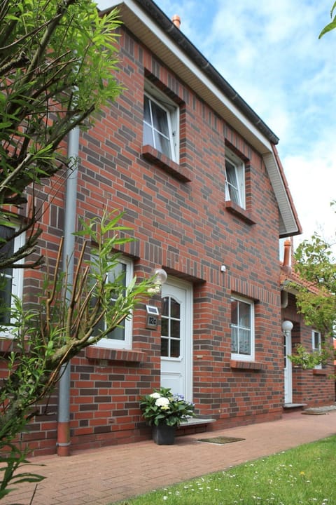 50126 Haus Deichrose House in Wittmund