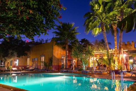 Property building, Garden, Swimming pool