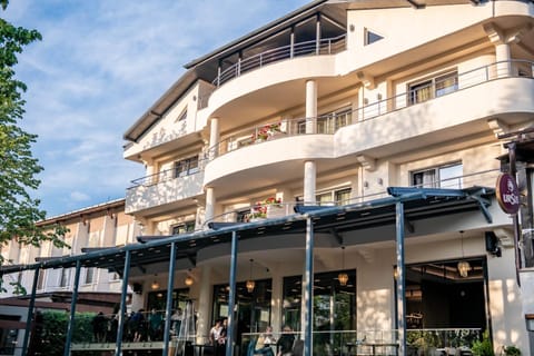 Property building, Day, View (from property/room), Balcony/Terrace, Balcony/Terrace