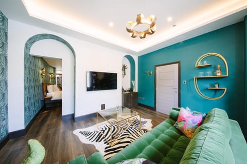 Communal lounge/ TV room, TV and multimedia, Living room, Seating area