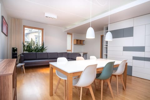 Kitchen or kitchenette, Living room, Seating area