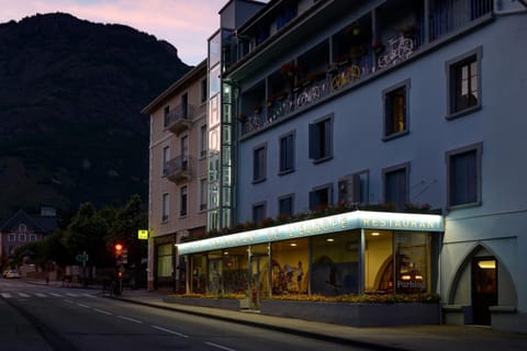 Facade/entrance, Summer, On site, Mountain view, Sunset