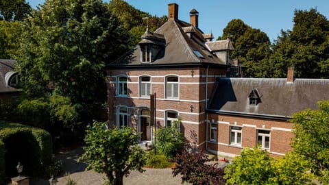 Property building, Day, Summer