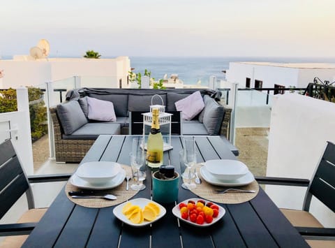 Patio, Garden, Garden, Balcony/Terrace, Balcony/Terrace, Decorative detail, Dining area, Sea view, Sunset