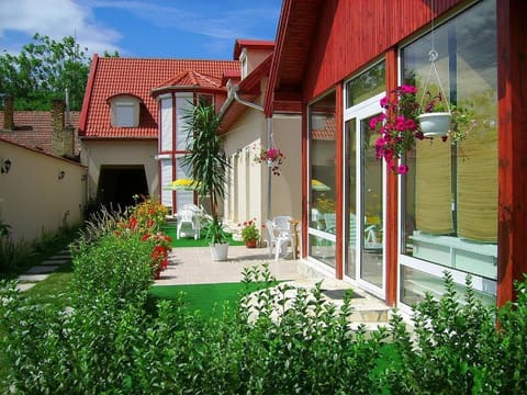 Patio, Garden