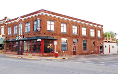 Facade/entrance
