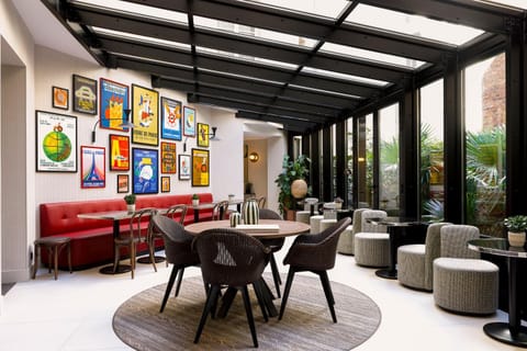 Living room, Lounge or bar, Garden view